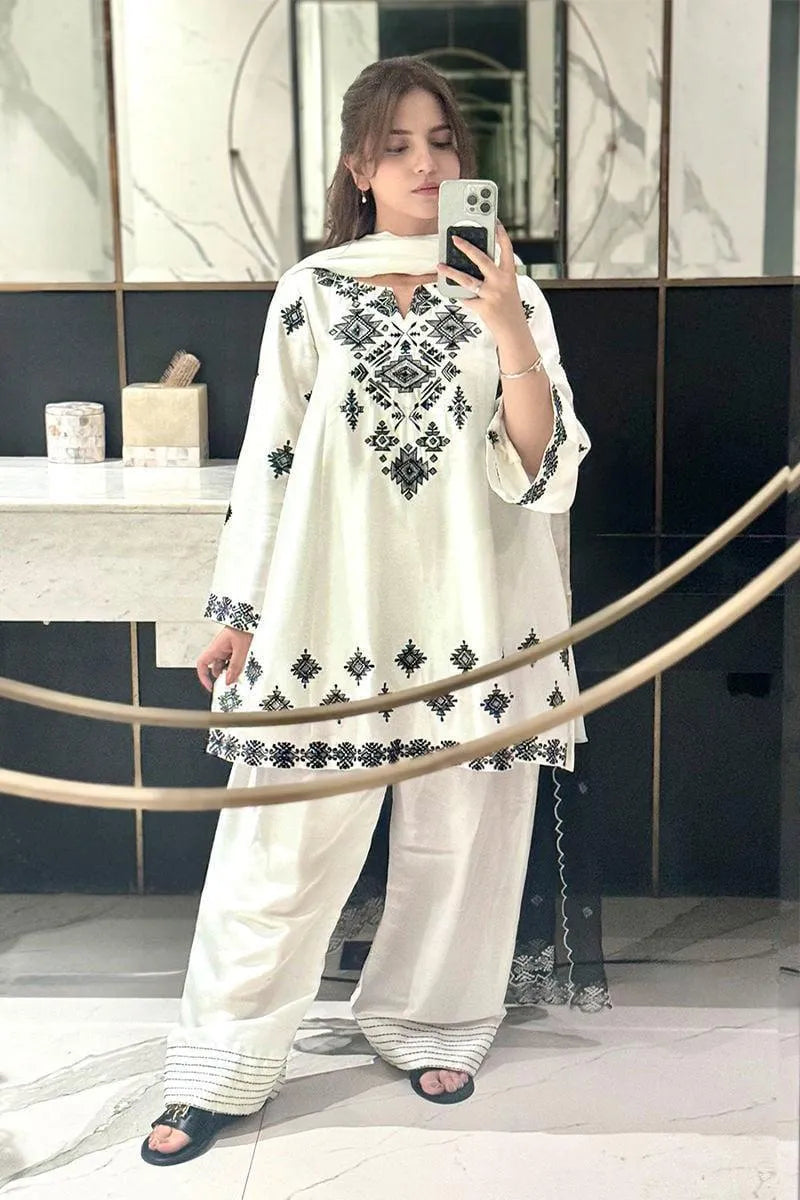 White Embroidered 3Pcs Women's Kurta Set